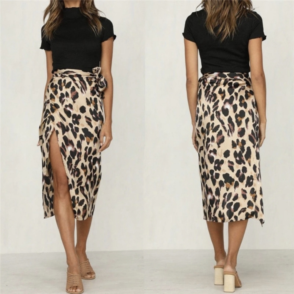 leopard print skirt